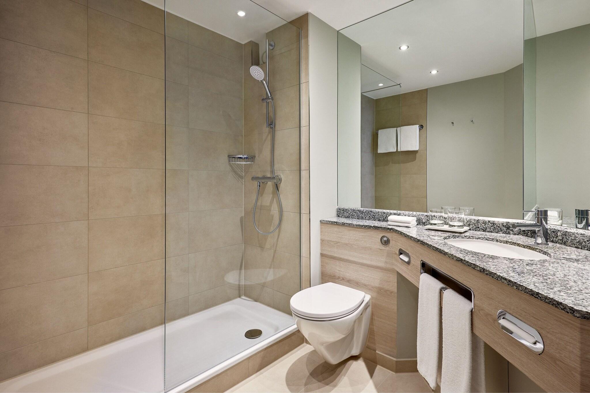Standard, Twin Beds, Courtyard by Marriott Magdeburg 3/4