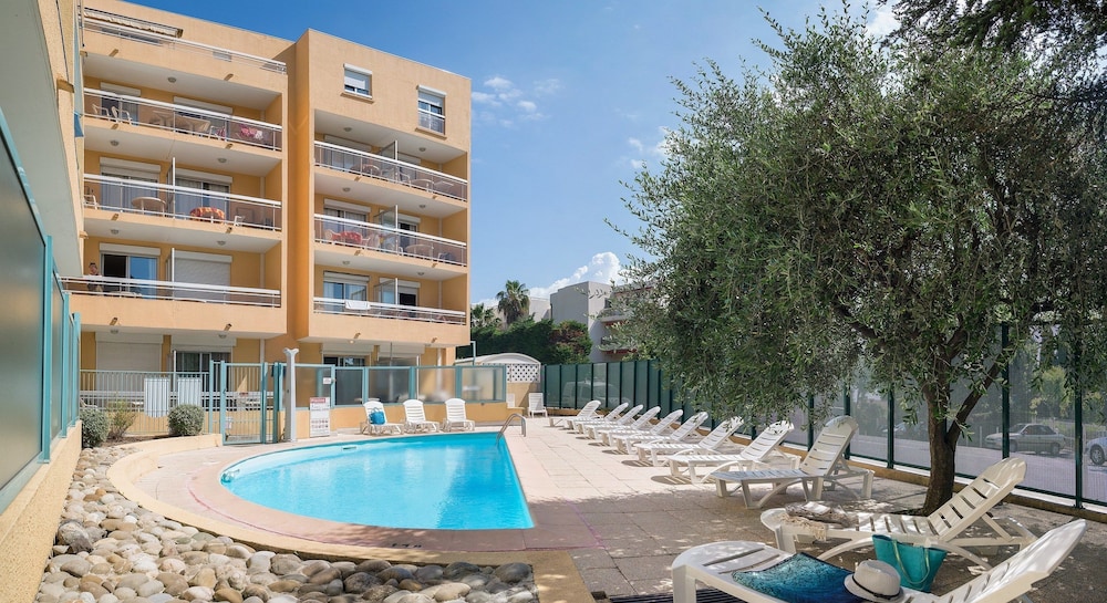 RESIDENCE LA ROSTAGNE 45/50