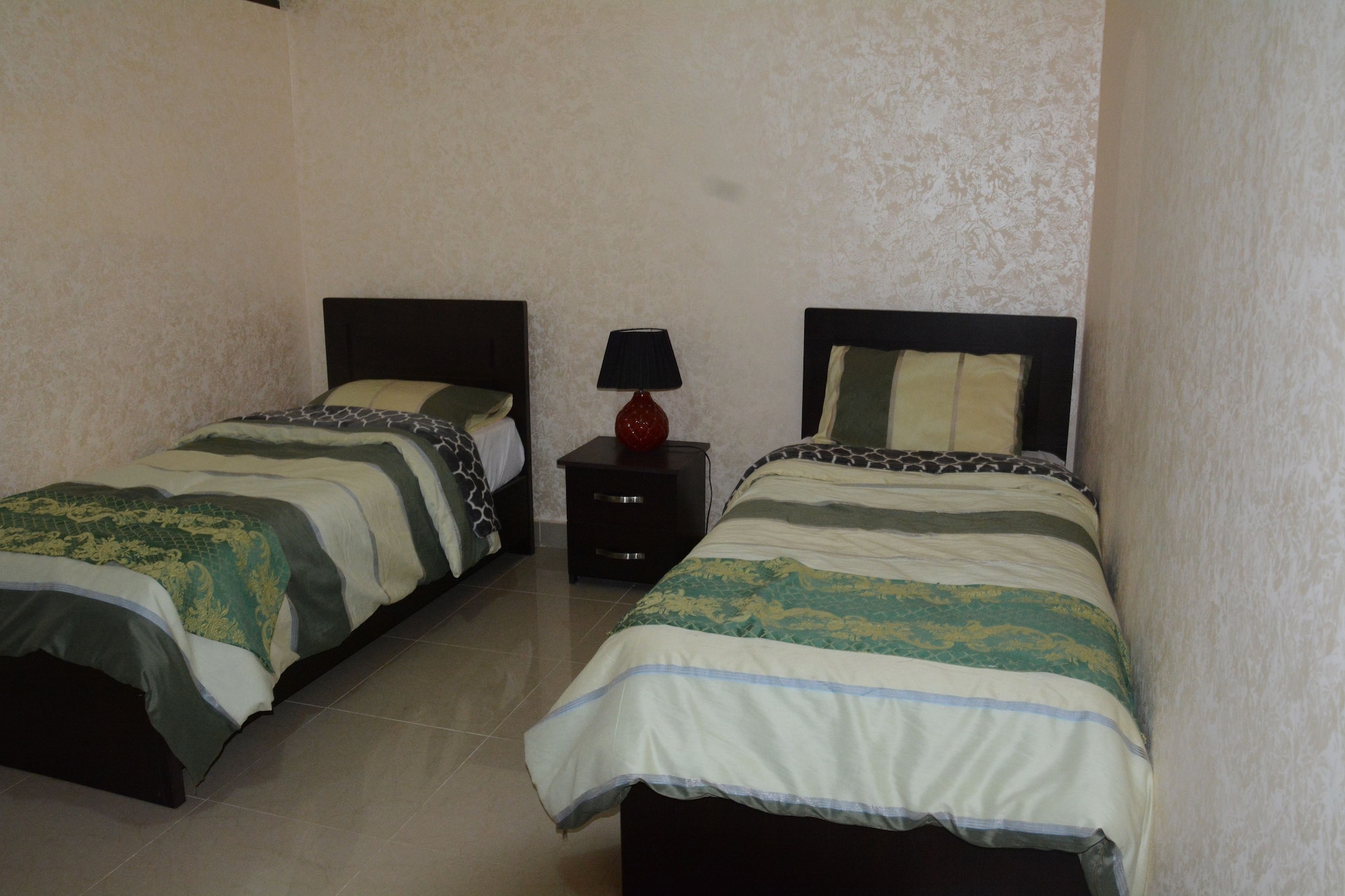 1 BEDROOM, DELUXE, TRIPLE