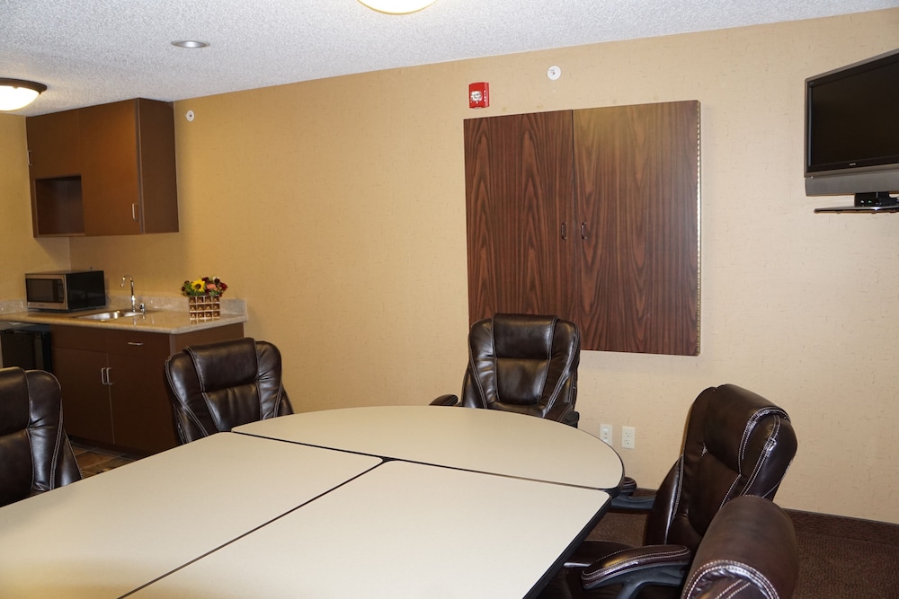 Best Western Plus Kelly Inn & Suites 14/43