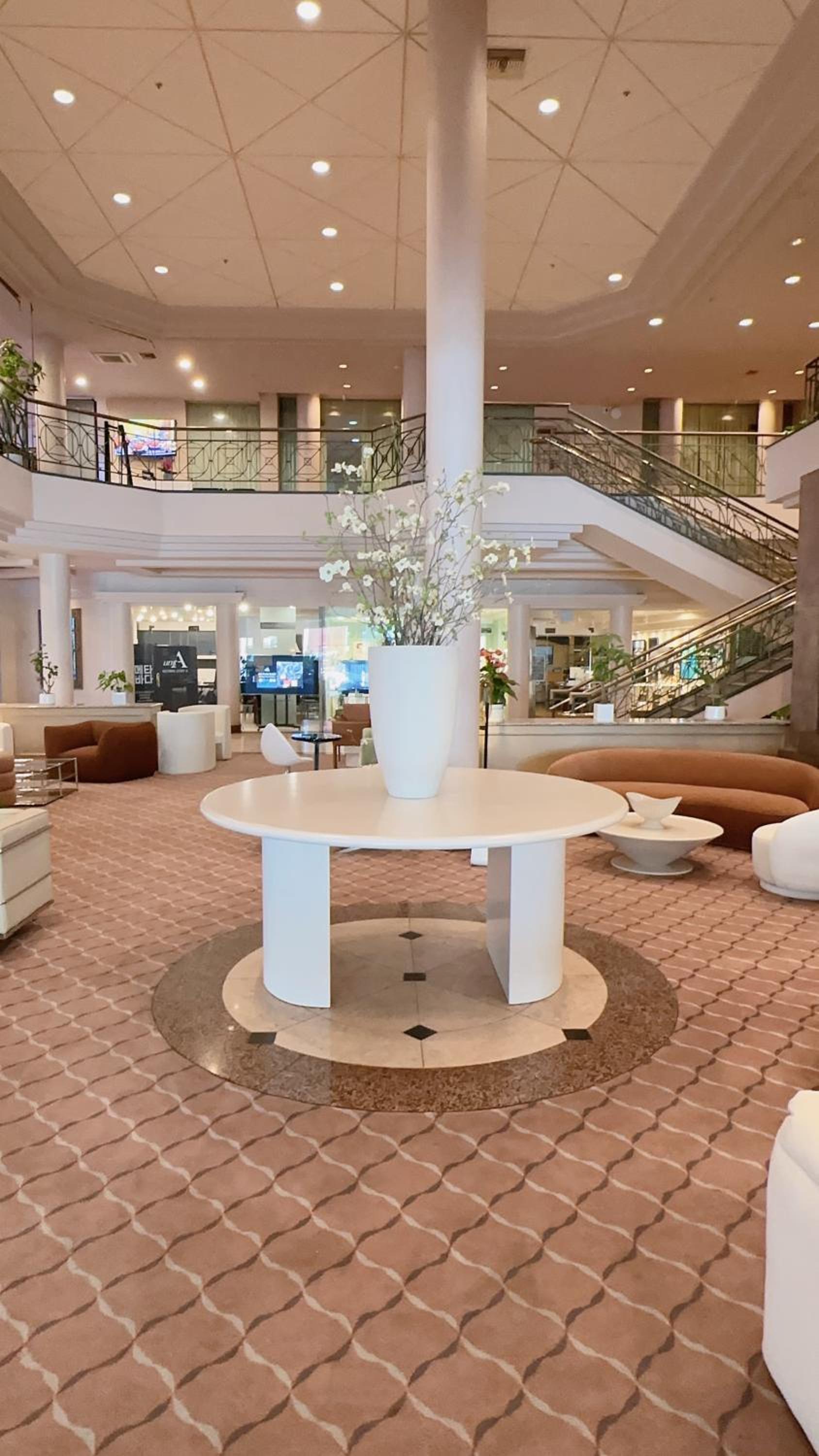 Oxford Palace Hotel and Galleria 7/47