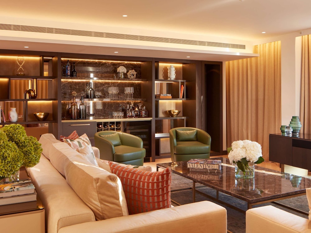 St Martins Lane Hotel 49/75