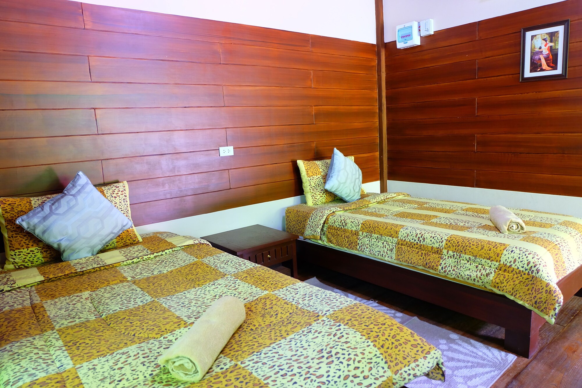SUPERIOR, TWIN BEDS, ZONE