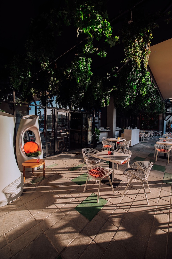 Studio One Hotel 58/67