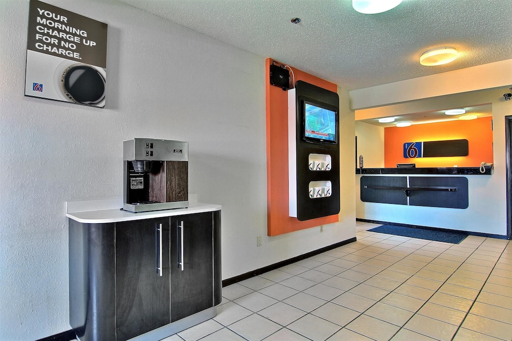 Motel6 Gilman, IL 6/50