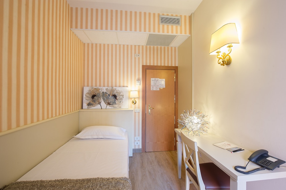 Torino Hotel 6/47