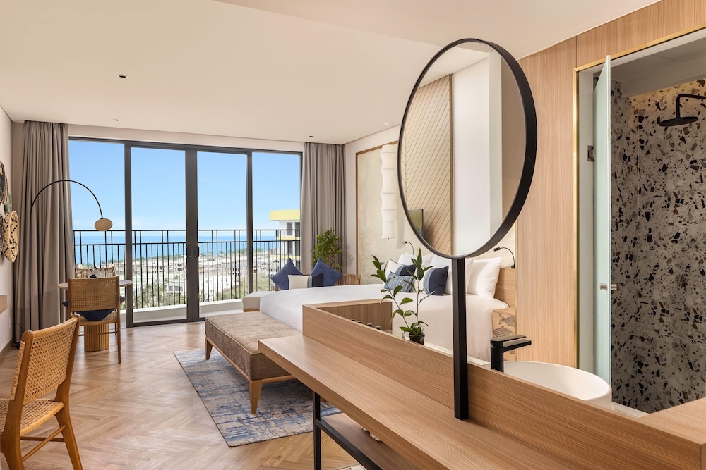 Wyndham Royal Beachfront Resort & Spa Hoi An Danang 34/59