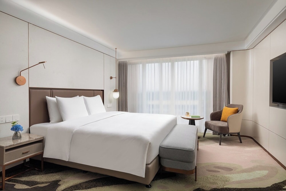 Sunworld Dynasty Hotel 16/45