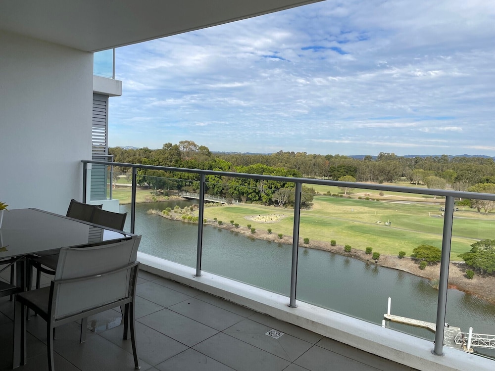 Signature Waterfront Apartments 15/38
