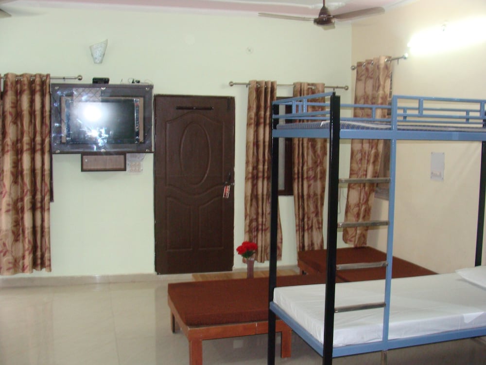 Hotel Abhinandan Grand 22/34