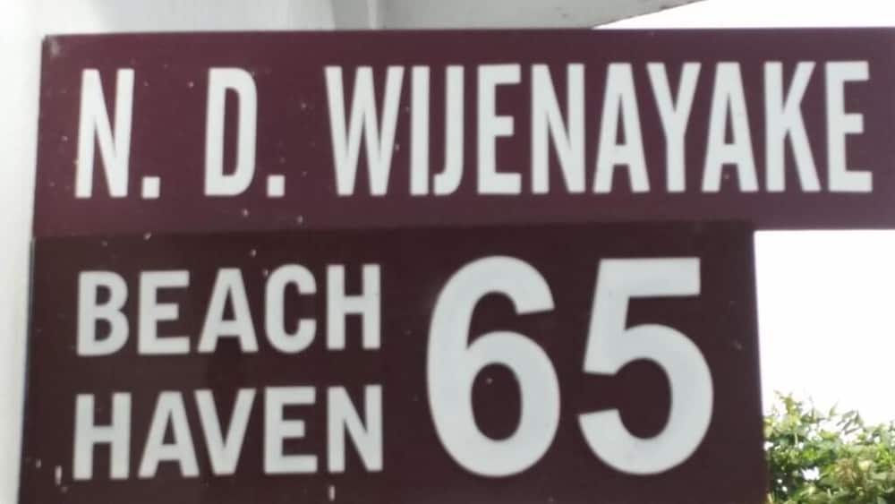 Mrs Wijenayake's Beach Haven Guest House photo3