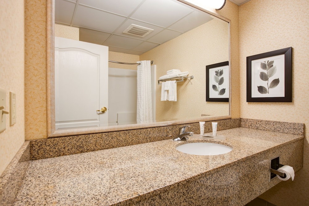 Comfort Inn And Suites St. Paul Northeast 7/23