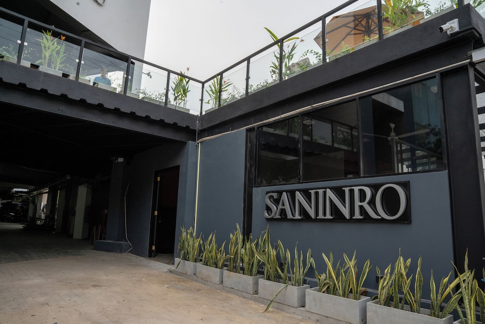 Saninro Residences & Food Court 7/50