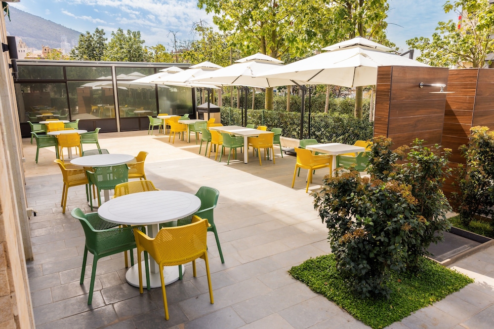 Le Grove Hotel, Jounieh 13/76