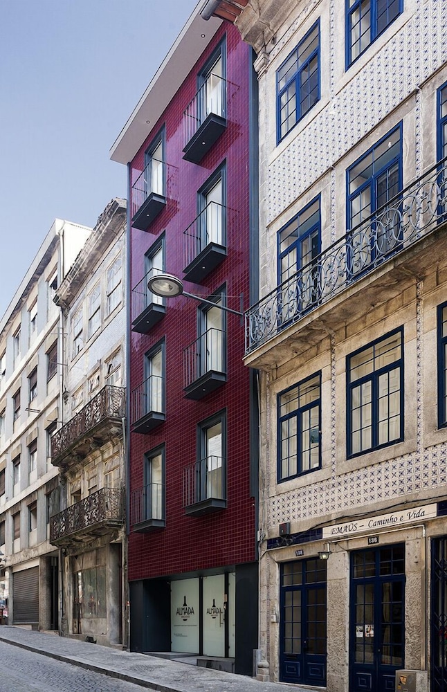 Almada Wine House 29/37