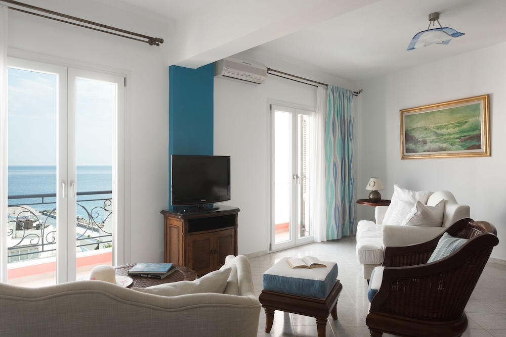 Tinos Resort Hotel 15/50