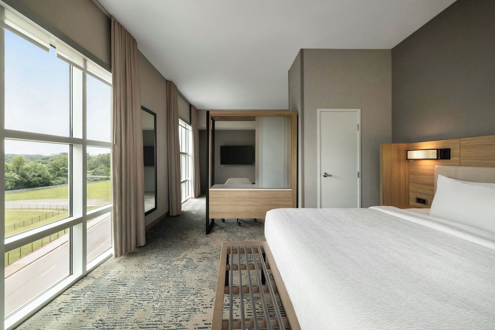 1 BEDROOM, SUITE, MOUNTAIN VIEW
