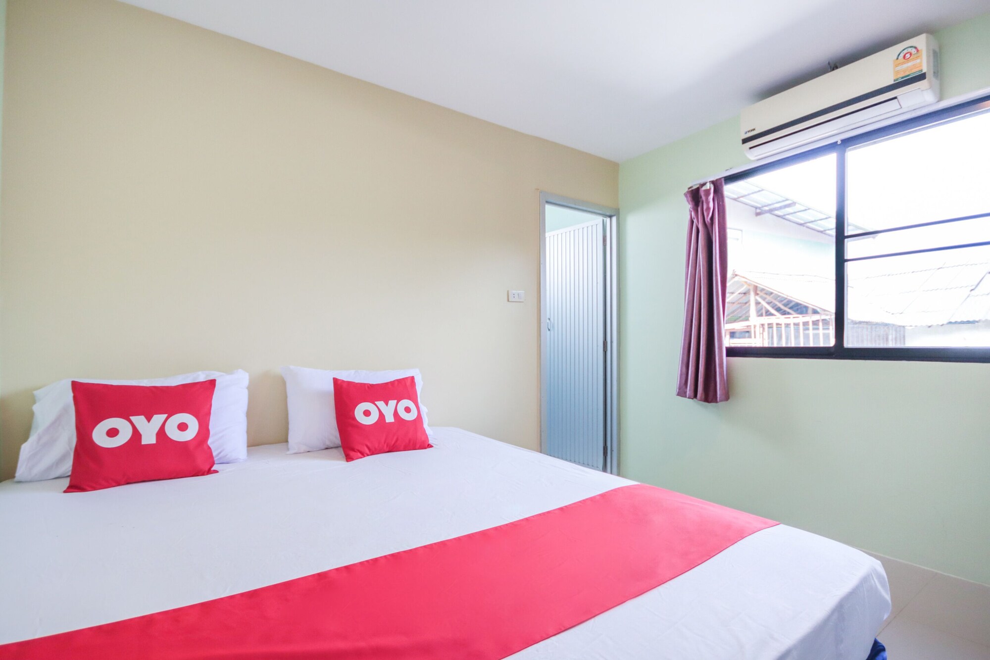 DELUXE, DOUBLE BED