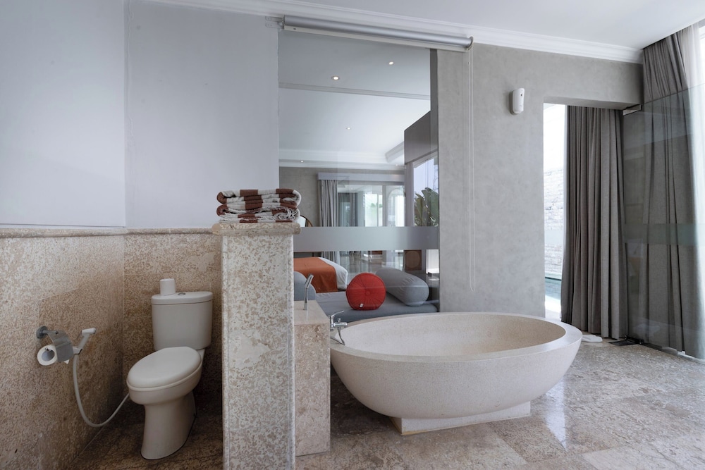 Nunamkhalu Private Villas and Spa (Ex Nusa Dua Retreat) 79/79