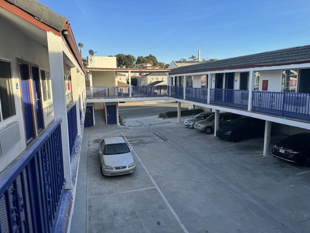 Moonlite Inn Redondo Beach 37/50
