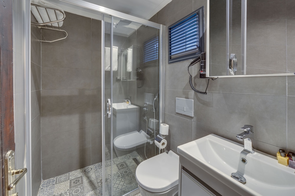 RISUS GARDEN MARINA HOTEL KUSADASI 46/48