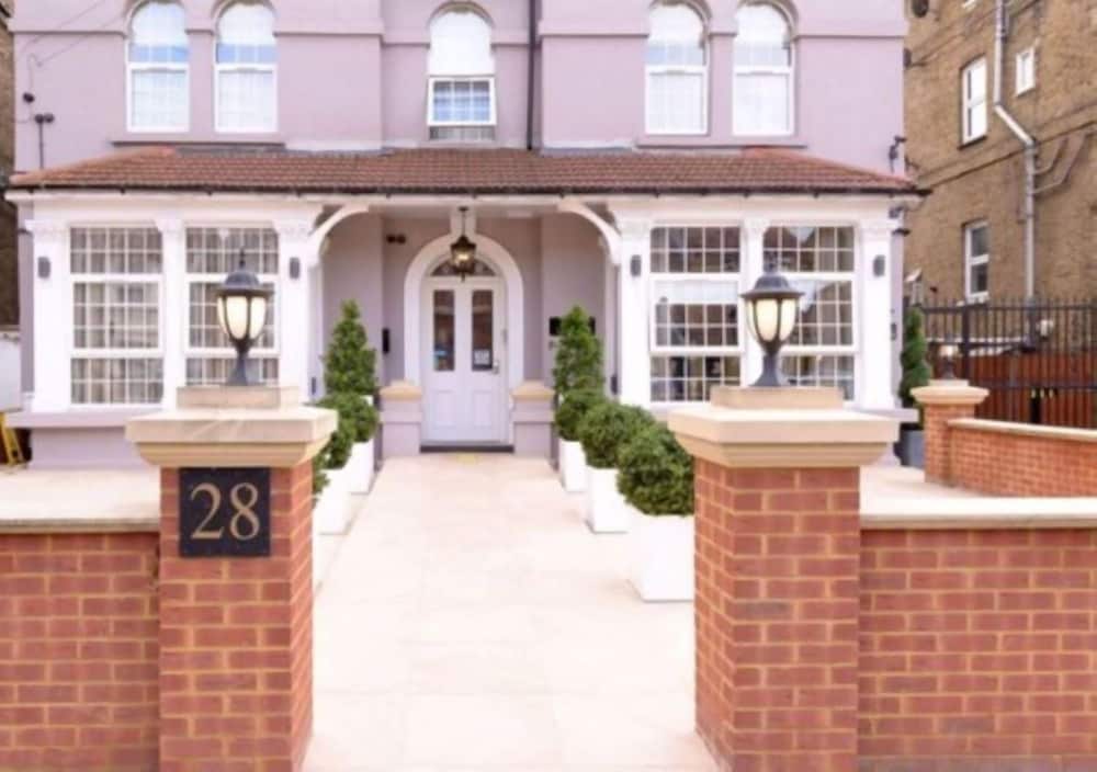Imperial Guest House 4/46