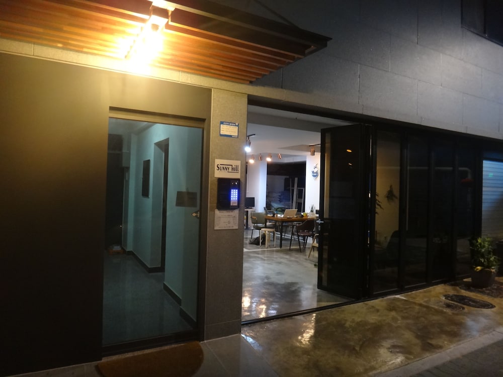 Sunny Hill Hostel Hongdae 25/50