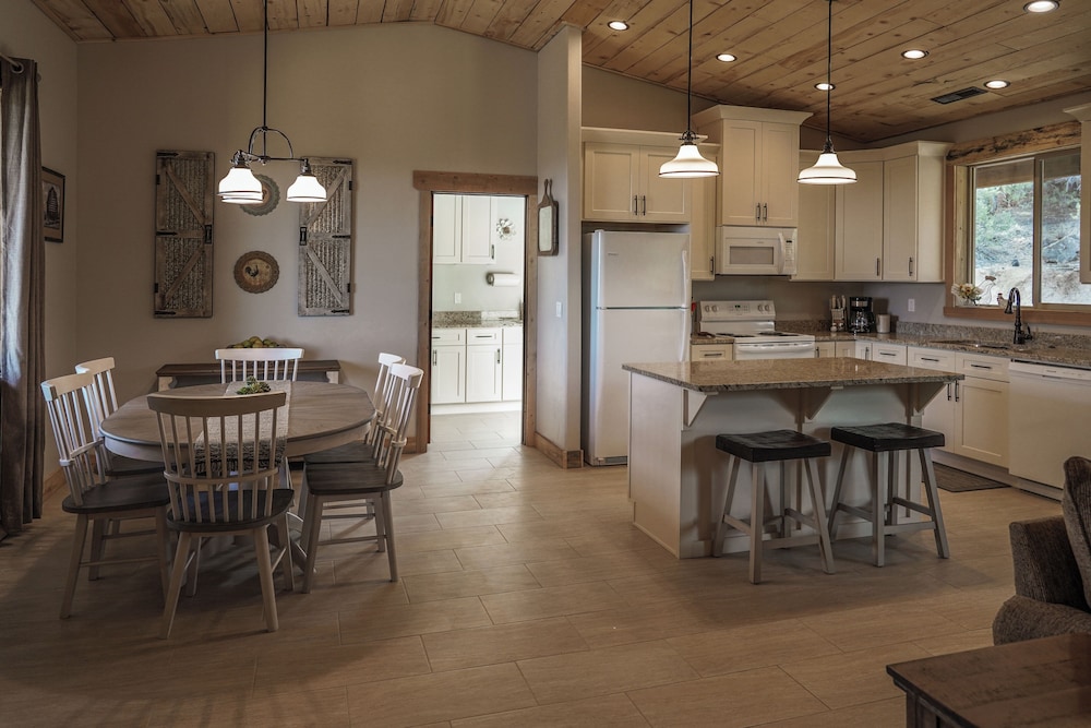 Zion Mountain Ranch 48/60
