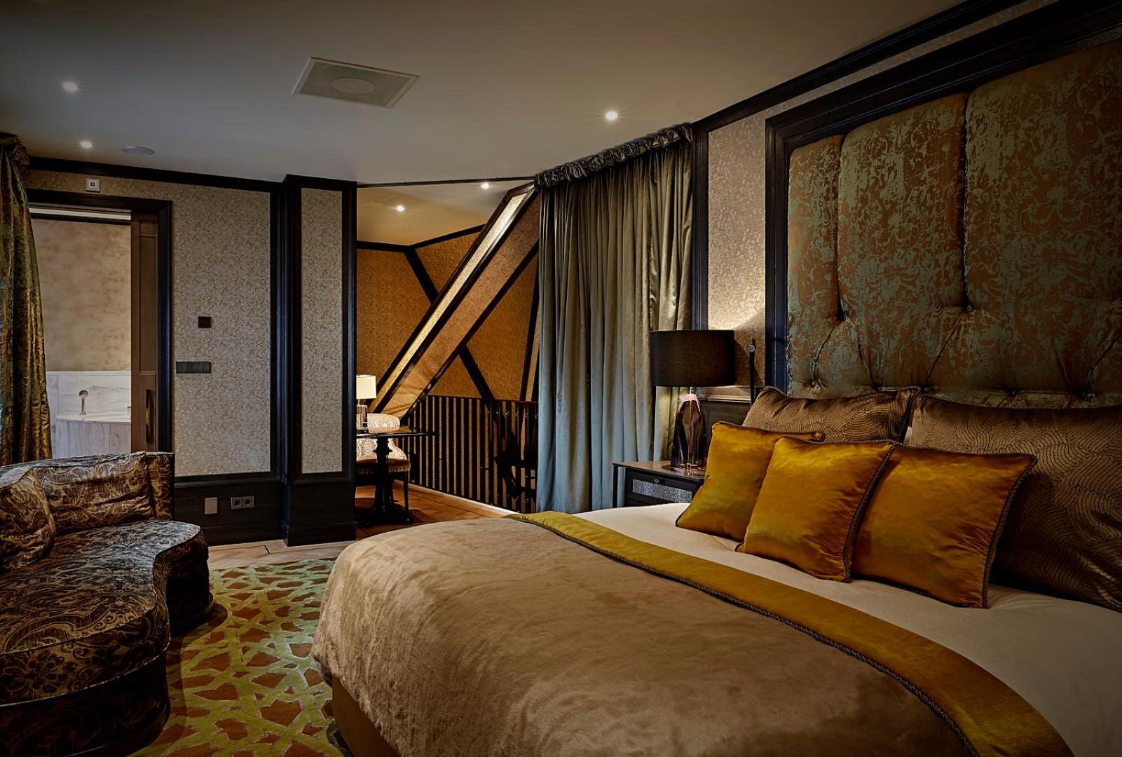 Roof Top, Loft, Suite, 2 Queen Beds