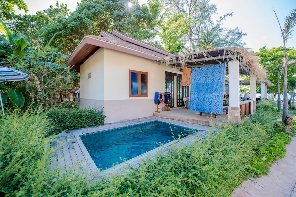 Banana Beach Resort 25/34