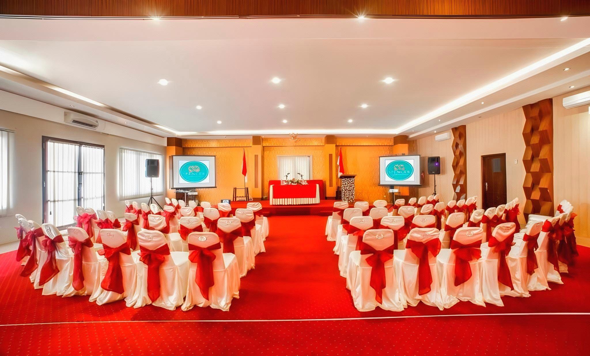 Spencer Green Hotel 32/40