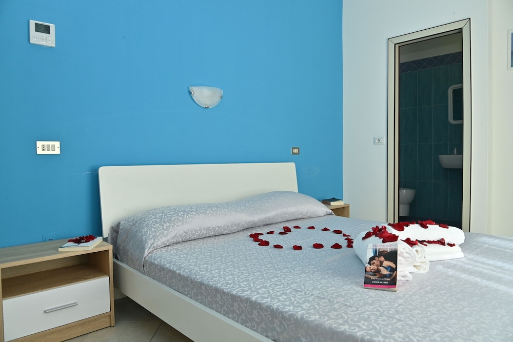Hotel Italy 6/50