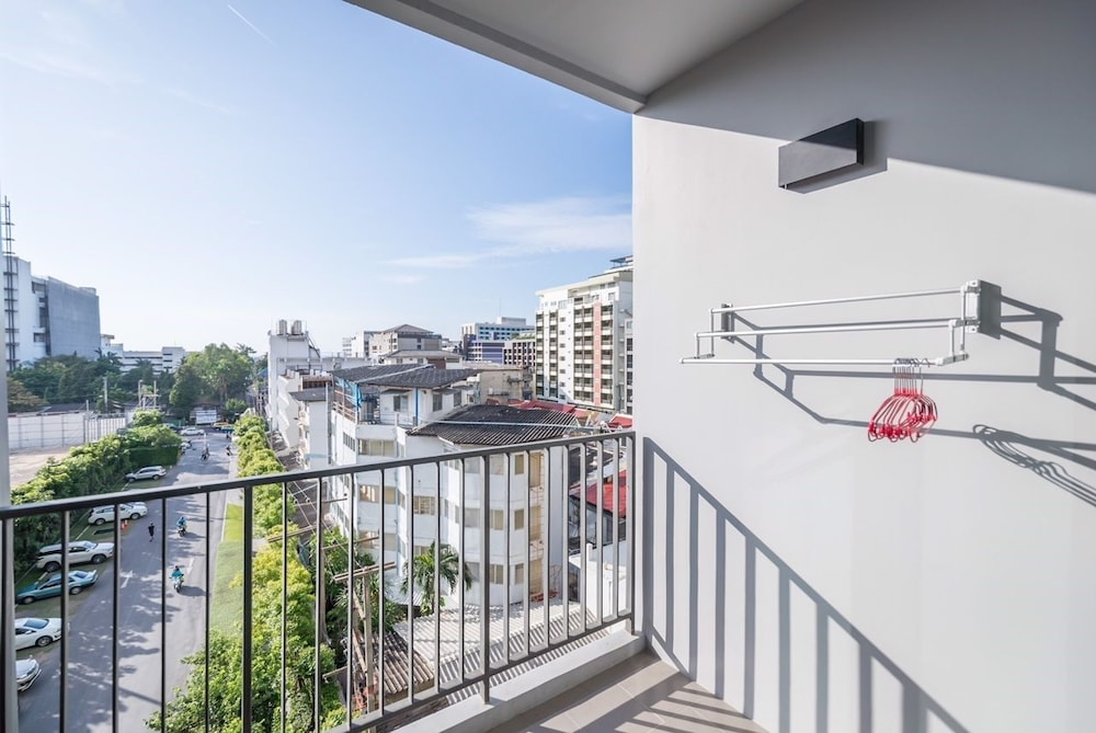 The Base Condo Pattaya by Supee 2/50