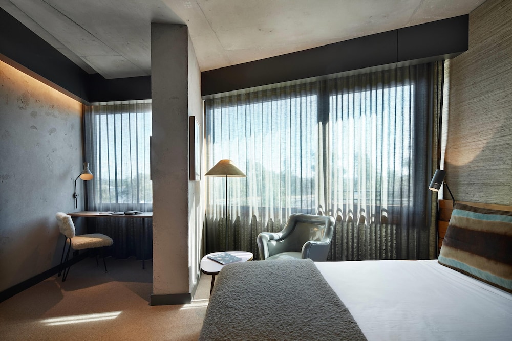 Horizon, King Bed, Large