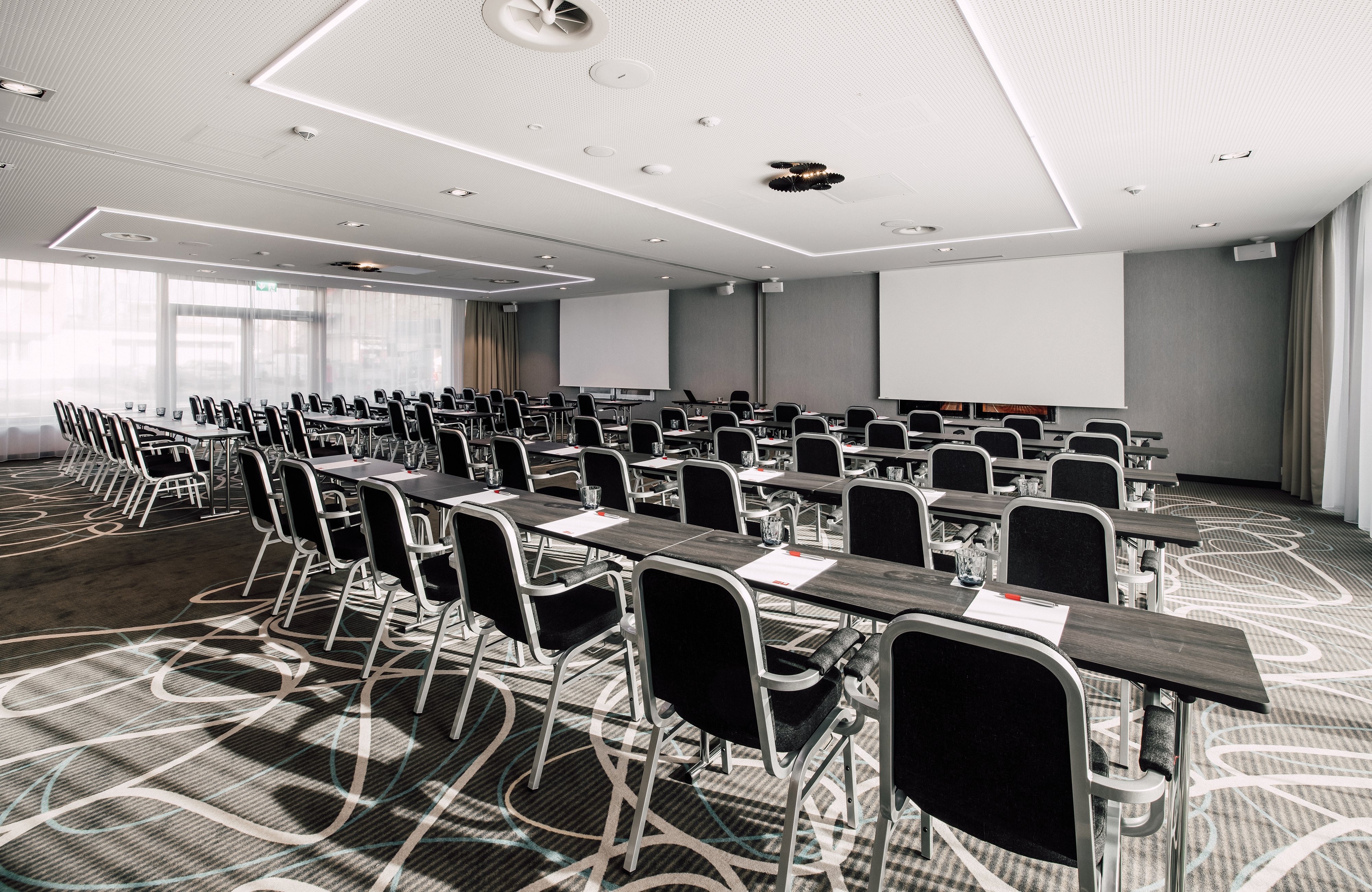Leonardo Hotel Zurich Airport 60/76