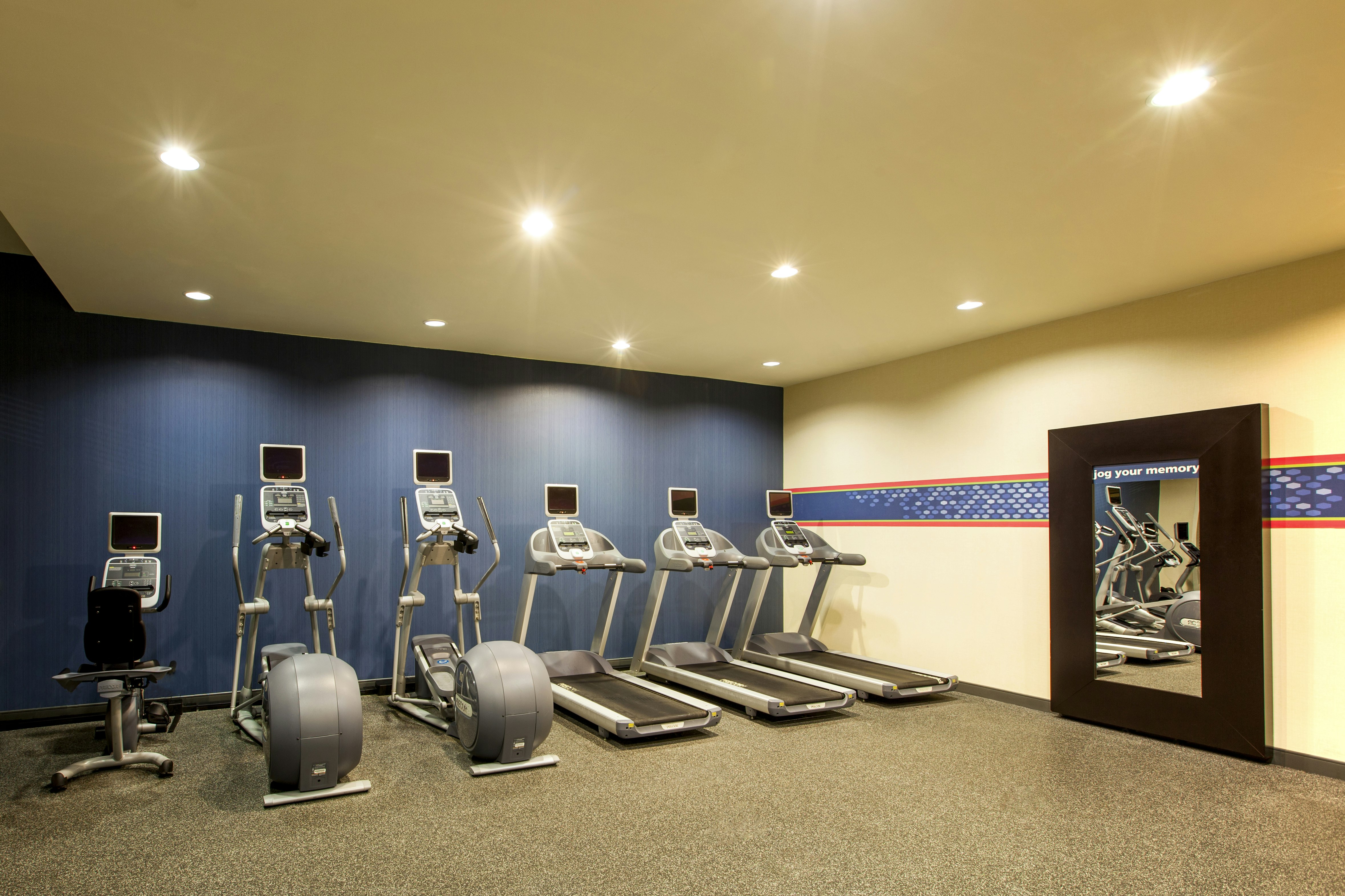 Hampton Inn New York Laguardia Airport 8/14
