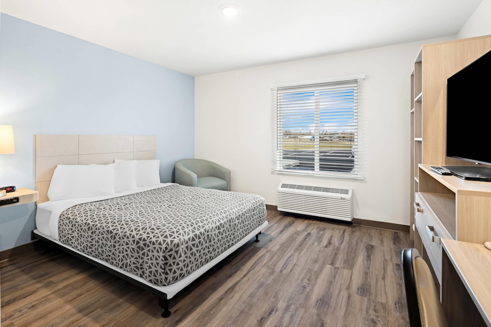 SUITE, KING BED, ACCESSIBLE