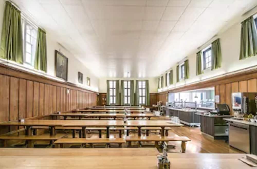 Christ S College Cambridge 46/58