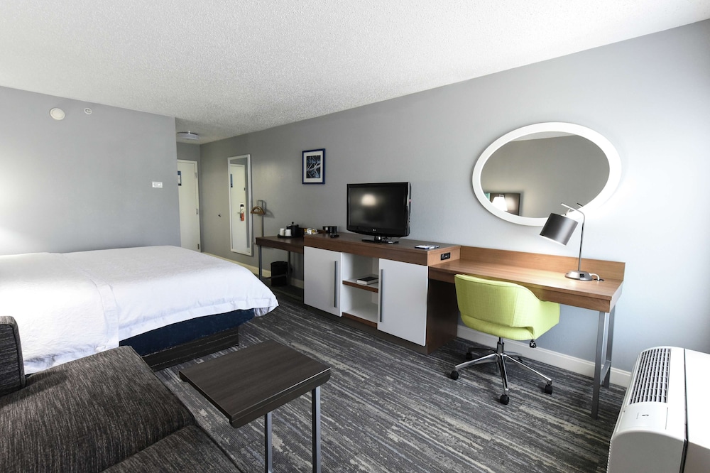 Hampton Inn Youngstown - North 43/80