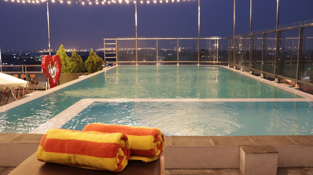 Pakons Prime Hotel 32/60