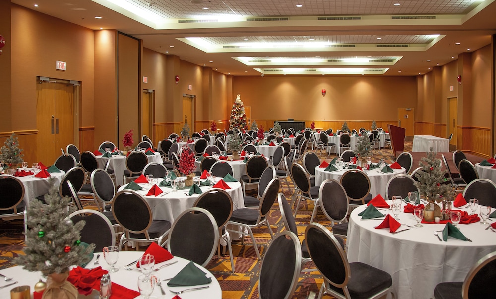 iHOTEL & Conference Centre Red Deer 49/57