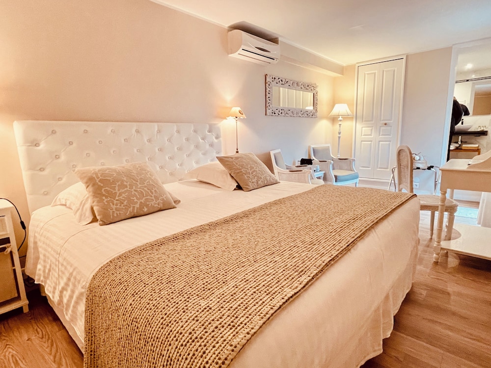 Jasmin, Luxury, King Bed