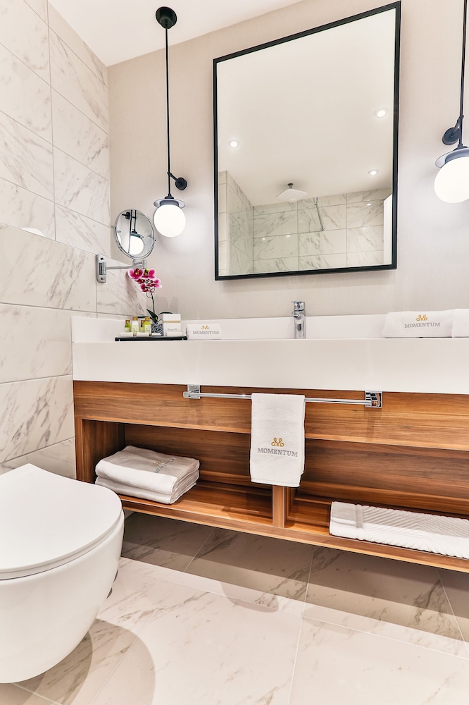 BOUTIQUE HOTEL MOMENTUM by Aycon 194/195