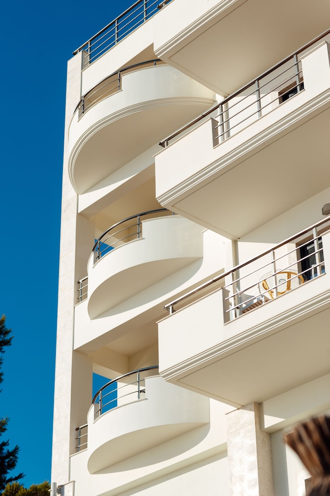 JAROAL HOTEL in SARANDE