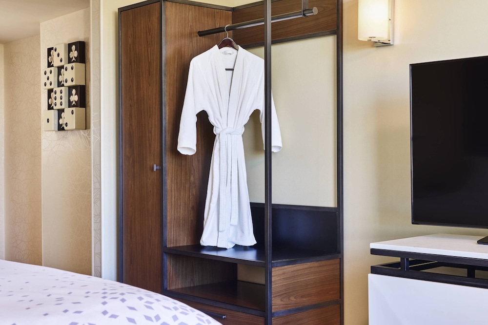 Renaissance Las Vegas 19/54