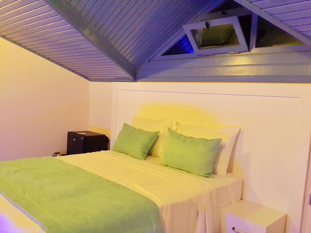 1 BEDROOM, LOFT, COMFORT, PARTIAL SEA VIEW