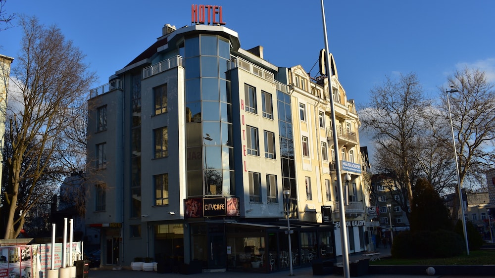 Family Hotel Opera Plaza 1/18