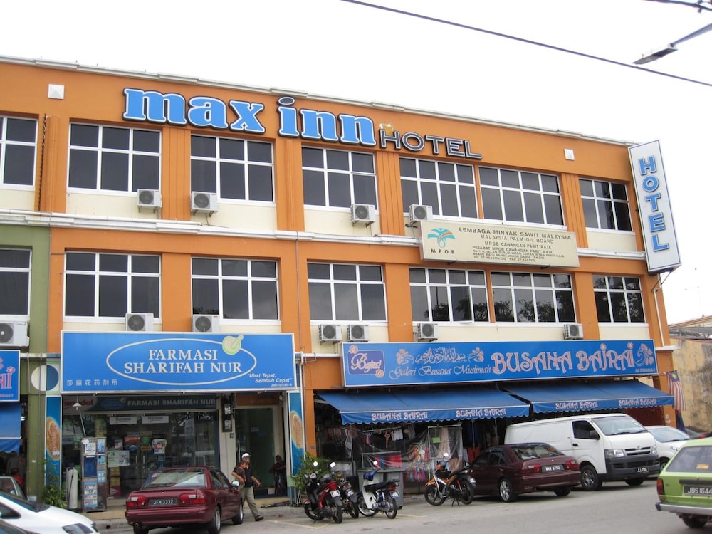Max Inn Suite Hotel 2/24