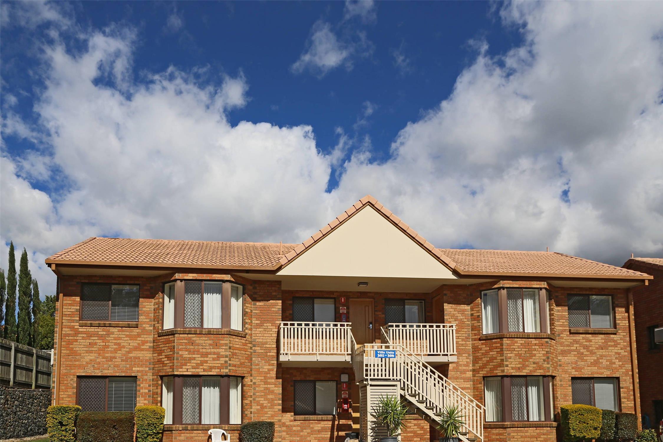 Quality Hotel Robertson Gardens 3/42