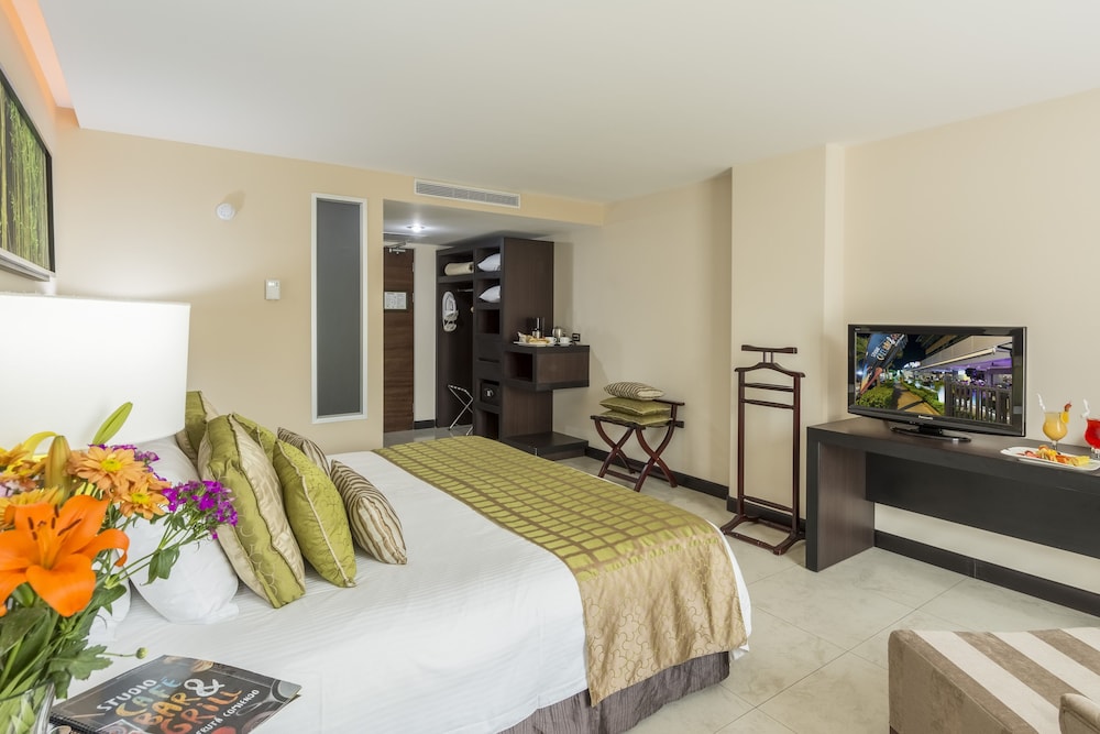 Studio Hotel Boutique 12/75